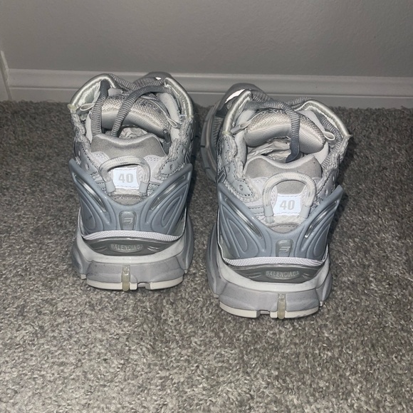 Bal. Silver & white Runners sneakers 🩶 - Picture 4 of 5